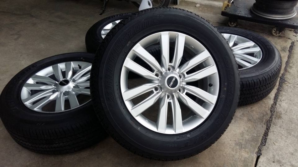 ขายล้อแม็กป้ายแดง mu-x 18" พร้อมยางปี17สนใจติดต่อร้าน ก.เจริญการยางครับ 081-3747940