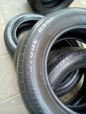 195/65R15 BRIDGESTONE ปี16 ปีใหม่ๆ ชุด 4 เส้น 1000 บาท โทร.081-427-3941