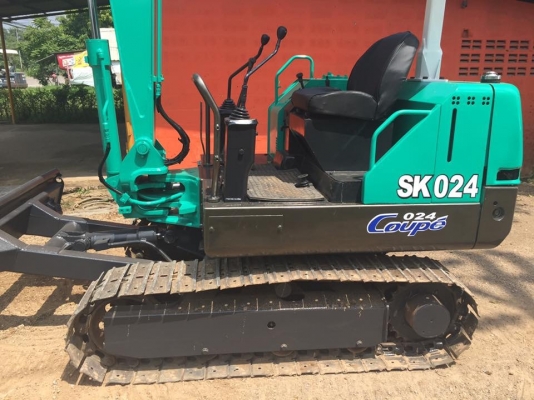 ขายรถขุดแบคโฮ KOBELCO SK024 (ขนาด PC 25)  รถเก่านอกแท้ 100\% {เครื่องแน่น ปั๊มแรง มีกระต่ายเต่า ระบบไว แทรคเหล็ก} รถพร้อมใช้งาน เอกสารใบอินวอยครบ      ????ราคา 260,000 ต่อรองได้???? ☎️สนใจติดต่อ 096-3268553 (สถิตย์พันธ์) ID LINE 0963268553 ????ร้านรุ่งเจริ