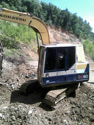KOMATSU PC 60-6 KOMATSU PC 60-6