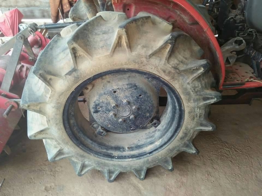 ขายรถไถยันม่ารุ่น F28 EX  ไมค์ 710 ชม. 0857389138