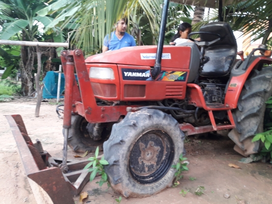 ขายรถไถยันม่ารุ่น F28 EX  ไมค์ 710 ชม. 0857389138