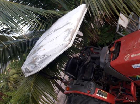 ขายรถไถยันม่ารุ่น F28 EX  ไมค์ 710 ชม. 0857389138