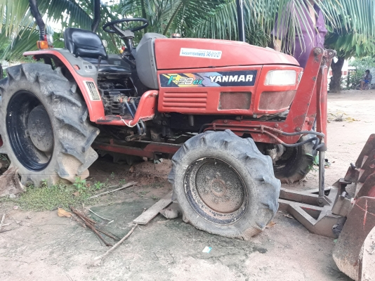 ขายรถไถยันม่ารุ่น F28 EX  ไมค์ 710 ชม. 0857389138