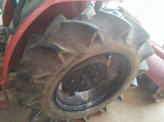 ขายรถไถยันม่ารุ่น F28 EX  ไมค์ 710 ชม. 0857389138