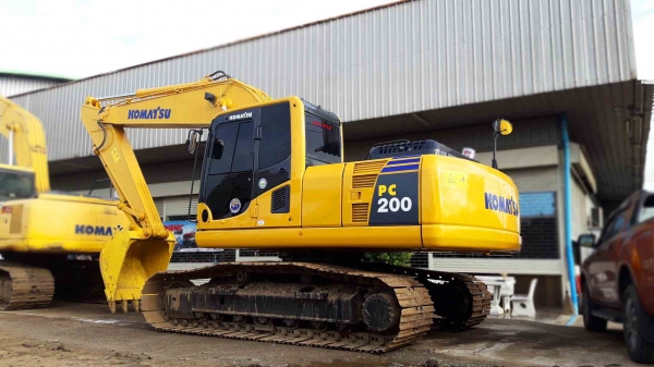 ขายรถแบคโฮ KOMATSU PC200-8MO ใช้งาน 9 พันชั่วโมง สภาพพร้อมใช้ ราคาไม่แรง