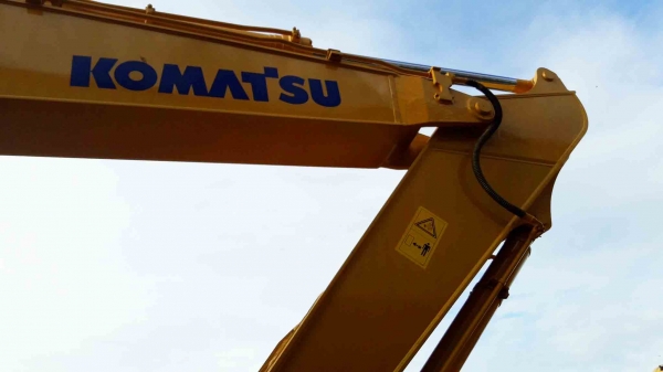 ขายรถแบคโฮ KOMATSU PC200-8MO ใช้งาน 9 พันชั่วโมง สภาพพร้อมใช้ ราคาไม่แรง