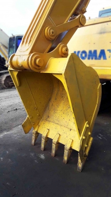 ขายรถแบคโฮ KOMATSU PC200-8MO ใช้งาน 9 พันชั่วโมง สภาพพร้อมใช้ ราคาไม่แรง