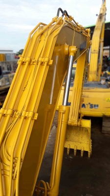 ขายรถแบคโฮ KOMATSU PC200-8MO ใช้งาน 9 พันชั่วโมง สภาพพร้อมใช้ ราคาไม่แรง