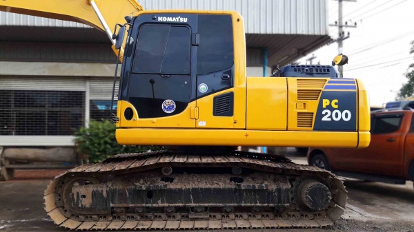 ขายรถแบคโฮ KOMATSU PC200-8MO ใช้งาน 9 พันชั่วโมง สภาพพร้อมใช้ ราคาไม่แรง
