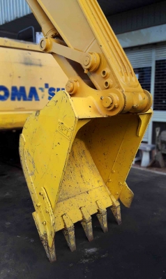 ขายรถแบคโฮ KOMATSU PC200-8MO ใช้งาน 9 พันชั่วโมง สภาพพร้อมใช้ ราคาไม่แรง