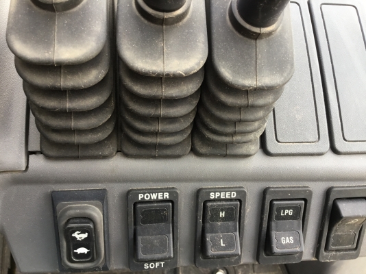 ขายรถโฟล์คลิฟท์มือสองนำเข้าจากประเทศญี่ปุ่นขนาด5.5ตัน