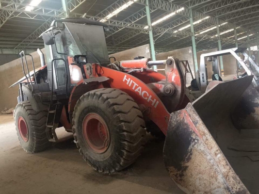 ขาย รถตักล้อยาง HITACHI ไม่แพง