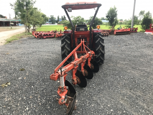 ขายรถไถคูโบต้า L3608 (4WD)2เพลา ใช้งาน 557 ชั่วโมง รถใช้ในไร่ สภาพ80\% พร้อมอุปกรณ์ ใบมีดหน้าและผาน4ไถบุกเบิก ราคา 298,000 บาท #พร้อมส่งฟรีถึงบ้าน โทรสอบถามได้เลยค่ะ 081-9136451 ขอดูรูปทาง Line:Bow6451  เครื่องดี เกียร์ดี ยางดีทั้ง 4 เส้น ตรวจเชคเรียบร้อยค