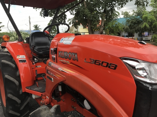 ขายรถไถคูโบต้า L3608 (4WD)2เพลา ใช้งาน 557 ชั่วโมง รถใช้ในไร่ สภาพ80\% พร้อมอุปกรณ์ ใบมีดหน้าและผาน4ไถบุกเบิก ราคา 298,000 บาท #พร้อมส่งฟรีถึงบ้าน โทรสอบถามได้เลยค่ะ 081-9136451 ขอดูรูปทาง Line:Bow6451  เครื่องดี เกียร์ดี ยางดีทั้ง 4 เส้น ตรวจเชคเรียบร้อยค
