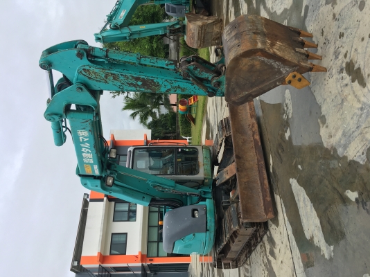 KOBELCO รุ่น: SK75UR-3E