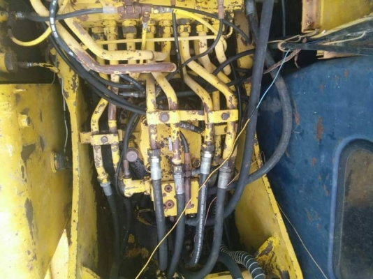 ขาย 695,000 บาท KOBELCO SK200 MARK 3 เครื่องดี ปั้มแรง โช่หนา เอวแน่น ไฟฟ้าครบ เอกสารอินวอยท์   รถอยู่ จ.ศรีสะเกษ  090-772-3710 090-772-3708