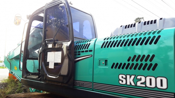 ขายรถแบคโฮ KOBELCO SK200-8 YN12 Super เลขไมล์ 10,225 ชั่วโมง