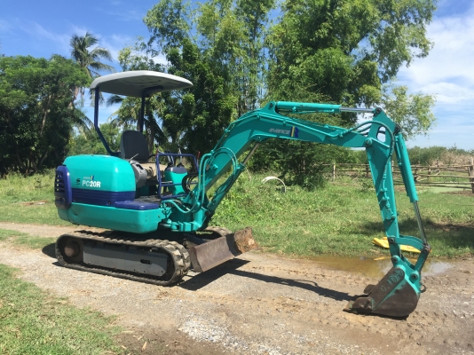 ขายรถขุด komatsu pc20r-8  โทร 086-1602189ต่อรองราคาได้ รถไม่เคยใช้งานในไทยเก่านอกแท้ 100\% ใช้งานเพียง 2,000 ชม.