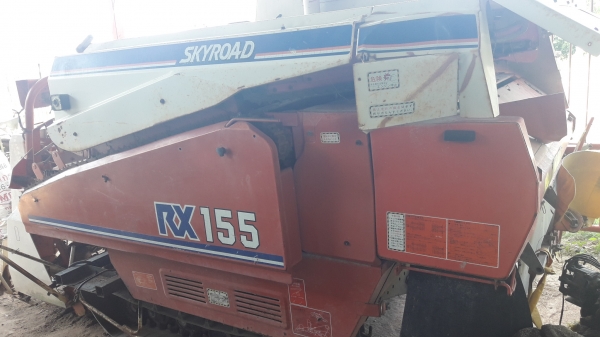 ขายด่วนรถเกี่ยวคูโบต้ารองกระสอบ รถครอบครัว RX155Akw สภาพสวยเก่านอกเดิม พร้อมใช้ สี่ร้อยกว่าชม ขายด่วนรถเกี่ยวคูโบต้ารองกระสอบ รถครอบครัว RX155Akw สภาพสวยเก่านอกเดิม พร้อมใช้ สี่ร้อยกว่าชม