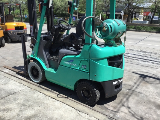 ขายรถโฟล์คลิฟท์มือสองนำเข้าจากประเทศญี่ปุ่นขนาดยกได้1.5ตันเสา4เมตร