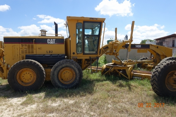 Caterpillar 140H #APM01750 พร้อมติดตั้ง scarifier รถเกรด มือสองอเมริกา โทร. 080-6565422 (หนิง)