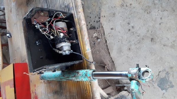 ขายชุดยกหางรถเกี่ยว 24 v.