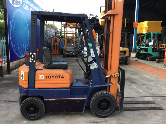 ขายรถโฟล์คลิฟท์มือสองนำเข้าจากประเทศญี่ปุ่นขนาดยกได้1ตันเสาสูง4.50เมตร