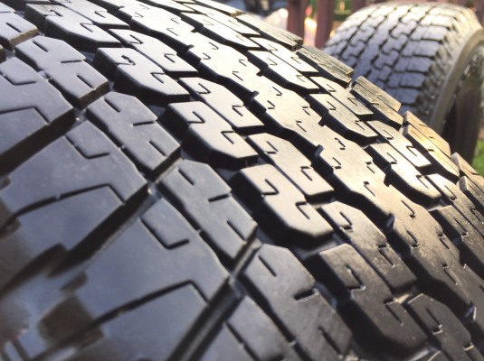 ยาง Bridgestone 245 70 16 ปี17 มี2ชุด ดอกเต็ม เนื้อนิ่มๆ ใช้ยาว ราคาไม่แพง ยาง Bridgestone 245 70 16 ปี17 มี2ชุด ดอกเต็ม เนื้อนิ่มๆ ใช้ยาว ราคาไม่แพง