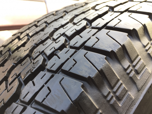 ยาง Bridgestone 245 70 16 ปี17 มี2ชุด ดอกเต็ม เนื้อนิ่มๆ ใช้ยาว ราคาไม่แพง ยาง Bridgestone 245 70 16 ปี17 มี2ชุด ดอกเต็ม เนื้อนิ่มๆ ใช้ยาว ราคาไม่แพง