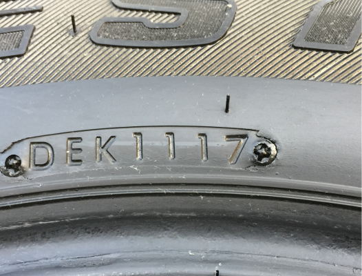 ยาง Bridgestone 245 70 16 ปี17 มี2ชุด ดอกเต็ม เนื้อนิ่มๆ ใช้ยาว ราคาไม่แพง ยาง Bridgestone 245 70 16 ปี17 มี2ชุด ดอกเต็ม เนื้อนิ่มๆ ใช้ยาว ราคาไม่แพง