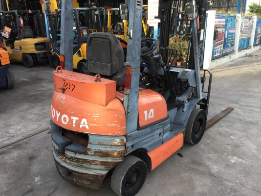 ขายรถโฟล์คลิฟท์มือสองนำเข้าจากประเทศญี่ปุ่นยกได้1.4ตันเสาสูง3เมตร
