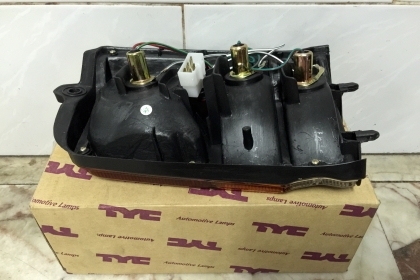 ขายไฟท้ายรถ DAIHATSU รุ่น MIRA L80 ใส่มิร่าบ้านเราได้เลย