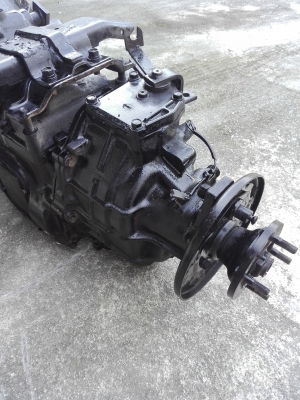 ขายเกียร์   NPR115 สวยพร้อมใช้งาน  สนใจติดต่อ  082-1952818