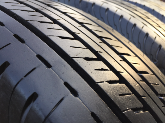 ยาง Bridgestone 205 70 15 ปี16 ดอกเต็ม ใช้ยาว ราคาไม่แพง ยาง Bridgestone 205 70 15 ปี16 ดอกเต็ม ใช้ยาว ราคาไม่แพง