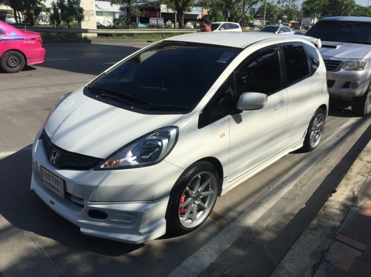 ยาง Bridgestone 205 70 15 ปี16 ดอกเต็ม ใช้ยาว ราคาไม่แพง ยาง Bridgestone 205 70 15 ปี16 ดอกเต็ม ใช้ยาว ราคาไม่แพง