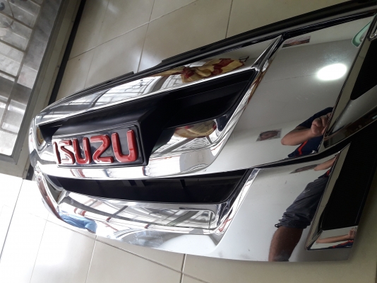 กระจัง อีซูซุ บลู 1.9 แท้มื2