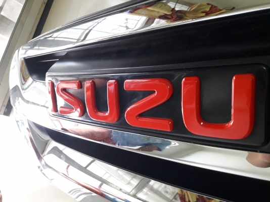 กระจัง อีซูซุ บลู 1.9 แท้มื2