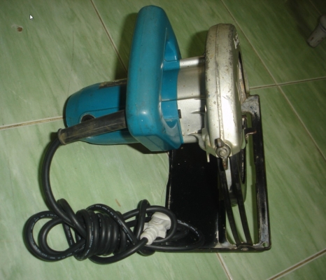 ขายเลื่อยวงเดือน 7 นิ้ว makita รุ่น 5806B (1,050w.)