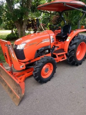 คูโบต้า L3608SP (4wd) รถเกรดเอ!! สีเดิม100\% สภาพสวยมากๆ #ใช้งานน้อย 313 ชม. #((เพลาพีทีโอ ไม่เคยใช้งานเลย)) #มาพร้อมดันหน้า ➕หางตัดหญ้าLCS ขนาด 1.30 เมตร (ของใหม่) #เล่มทะเบียนพร้อมโอน มีบริการจัดส่วทั่วไทย สนใจโทร082-2989243 แม็ก คูโบต้า L3608SP (4wd) รถเกรดเอ!! สีเดิม100\% สภาพสวยมากๆ #ใช้งานน้อย 313 ชม. #((เพลาพีทีโอ ไม่เคยใช้งานเลย)) #มาพร้อมดันหน้า ➕หางตัดหญ้าLCS ขนาด 1.30 เมตร (ของใหม่) #เล่มทะเบียนพร้อมโอน มีบริการจัดส่วทั่วไทย สนใจโทร082-2989243 แม็ก