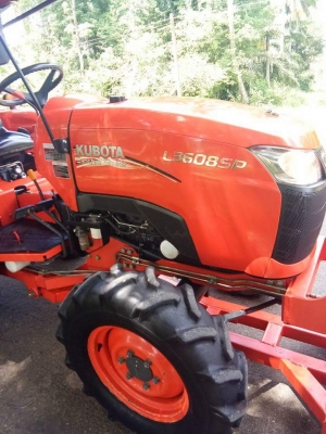 คูโบต้า L3608SP (4wd) รถเกรดเอ!! สีเดิม100\% สภาพสวยมากๆ #ใช้งานน้อย 313 ชม. #((เพลาพีทีโอ ไม่เคยใช้งานเลย)) #มาพร้อมดันหน้า ➕หางตัดหญ้าLCS ขนาด 1.30 เมตร (ของใหม่) #เล่มทะเบียนพร้อมโอน มีบริการจัดส่วทั่วไทย สนใจโทร082-2989243 แม็ก คูโบต้า L3608SP (4wd) รถเกรดเอ!! สีเดิม100\% สภาพสวยมากๆ #ใช้งานน้อย 313 ชม. #((เพลาพีทีโอ ไม่เคยใช้งานเลย)) #มาพร้อมดันหน้า ➕หางตัดหญ้าLCS ขนาด 1.30 เมตร (ของใหม่) #เล่มทะเบียนพร้อมโอน มีบริการจัดส่วทั่วไทย สนใจโทร082-2989243 แม็ก