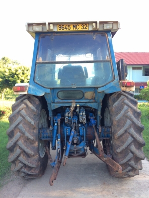 ขายครับ Ford 7810 คานหน้าคาราโร่  6สูบแอร์เย็นๆ 480000 ครับ สนใจโทรครับ  0994979333/0643249993 ตั้มครับ