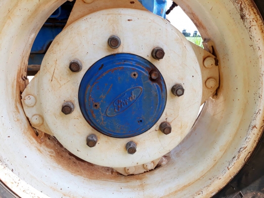 ขายครับ Ford 7810 คานหน้าคาราโร่  6สูบแอร์เย็นๆ 480000 ครับ สนใจโทรครับ  0994979333/0643249993 ตั้มครับ