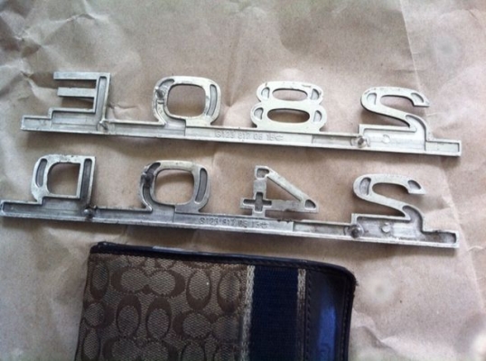 ตัวอักษรฝากระโปรงหลัง BENZ w123