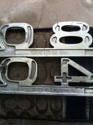 ตัวอักษรฝากระโปรงหลัง BENZ w123