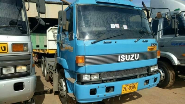 ขาย4 หัวละ 475,000 บาท สิบล้อหัวลาก ISUZU ROCKY 360 แรง และ NISSAN CW430 คอนวอยท์ 290 แรง เอกสารเล่มทะเบียน  รถอยู่ จ.อุบลฯ 090-772-3710 090-772-3708