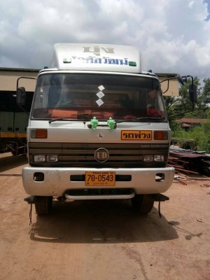 ขาย4 หัวละ 475,000 บาท สิบล้อหัวลาก ISUZU ROCKY 360 แรง และ NISSAN CW430 คอนวอยท์ 290 แรง เอกสารเล่มทะเบียน  รถอยู่ จ.อุบลฯ 090-772-3710 090-772-3708