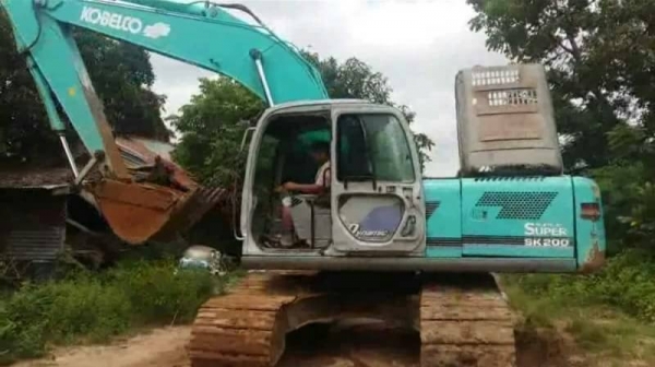 ขาย1,295,000 บาท  KOBELCO SK200 MARK 6 SUPER YN-10 สภาพพร้อมใช้งาน เครื่องปั้มดีเยี่ยม ระบบไฟฟ้าสมบูรณ์ เอวแน่น โซ่ช่วงล่างเต็ม เอกสารเล่มทะเบียน   รถอยู่ จ.มุกดาหาร  090-772-3710 090-772-3708
