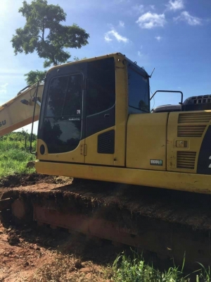 ขาย 1,350,000 บาท รถแบคโฮ KOMATSU PC200-8 ใช้งาน 15,xxx ชั่วโมง สภาพสวย พร้อมใช้งาน เอกสารเล่มทะเบียน   รถอยู่ นครราชสีมา  090-772-3710 090-772-3708