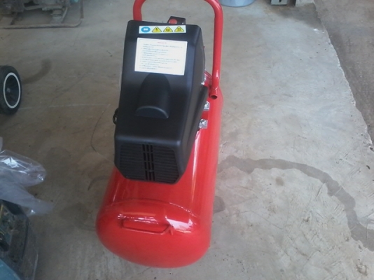 ขายปั้มลม ขนาดเล็ก50ลิตร  ใช้ไฟบ้าน มี2 ตัว ให้เลือก ขนาดเท่ากัน มี1ลูกสูบ